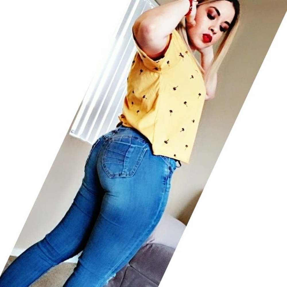 Meet your Posher, Roxanna